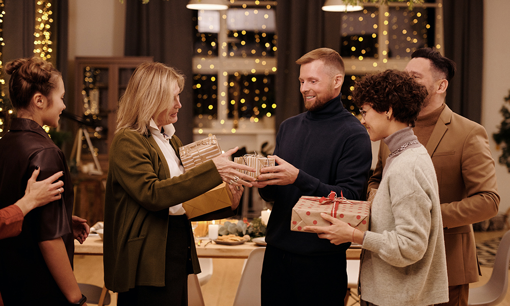 12-christmas-gifts-for-colleagues-huggg-blog